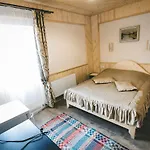 Skarbivka 여관