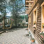 Skarbivka 여관 *