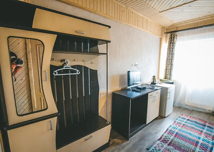 Skarbivka Inn *