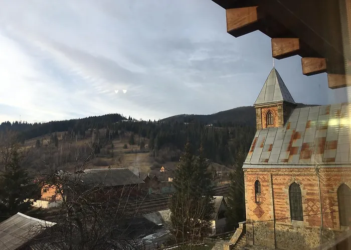 Skarbivka Inn *