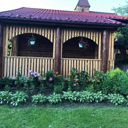 Skarbivka Kro Vorokhta